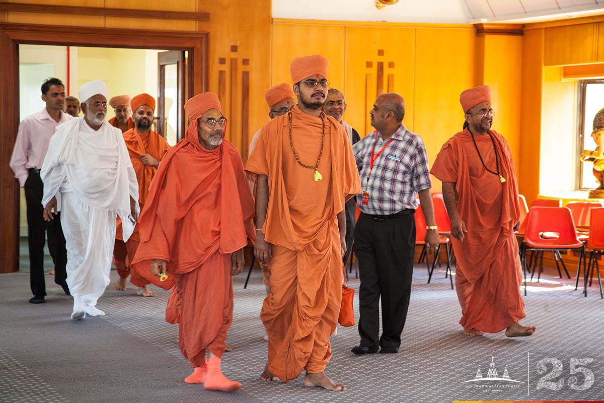 ©1987-2017 SKS Swaminarayan Temple East London